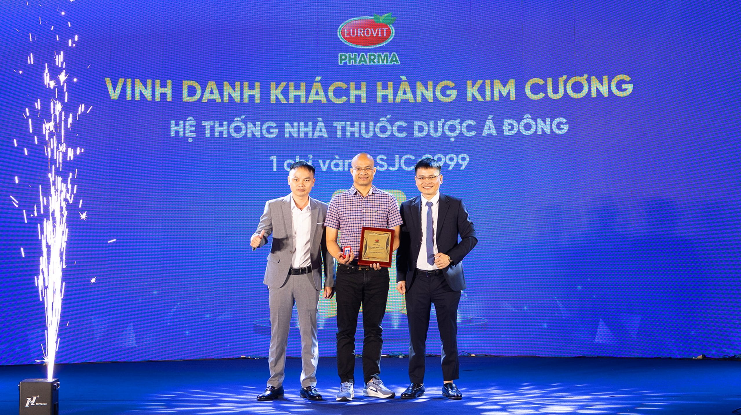 Lễ vinh danh khách hàng kim cương